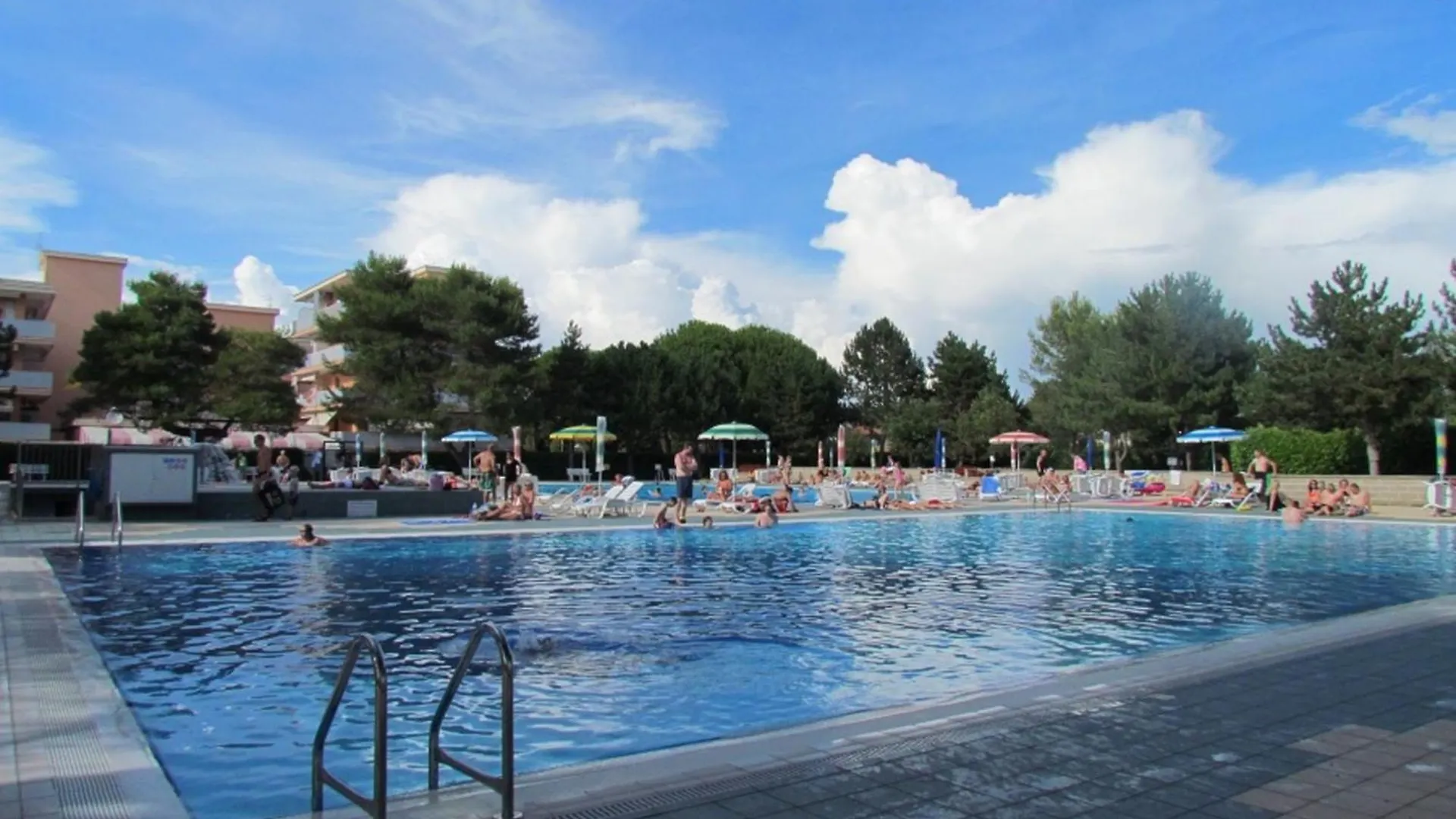 Comfort And Fun By The Pool - Beahost Apartment Bibione 0*,