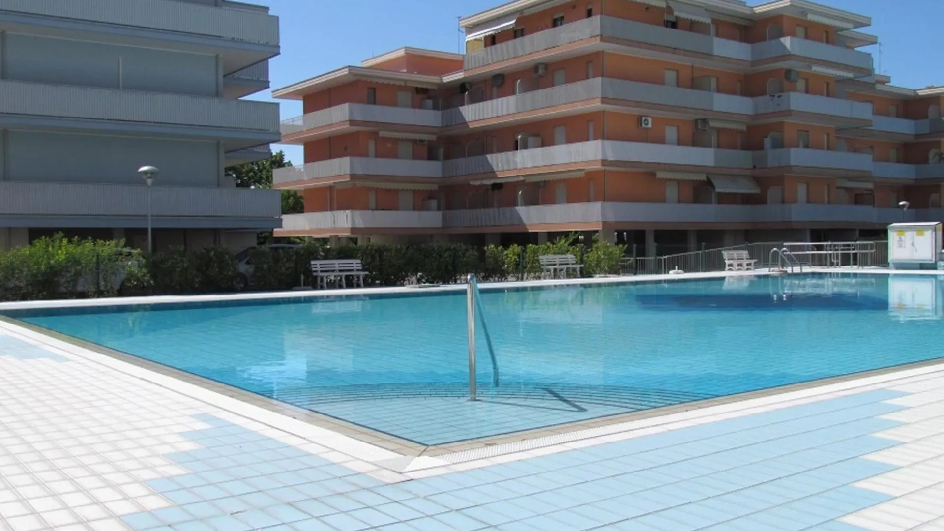 Comfort And Fun By The Pool - Beahost Bibione 0*,  Italy