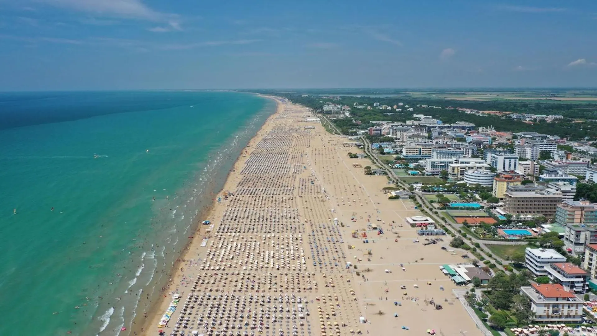 Comfort And Fun By The Pool - Beahost Bibione 0*,  Italy
