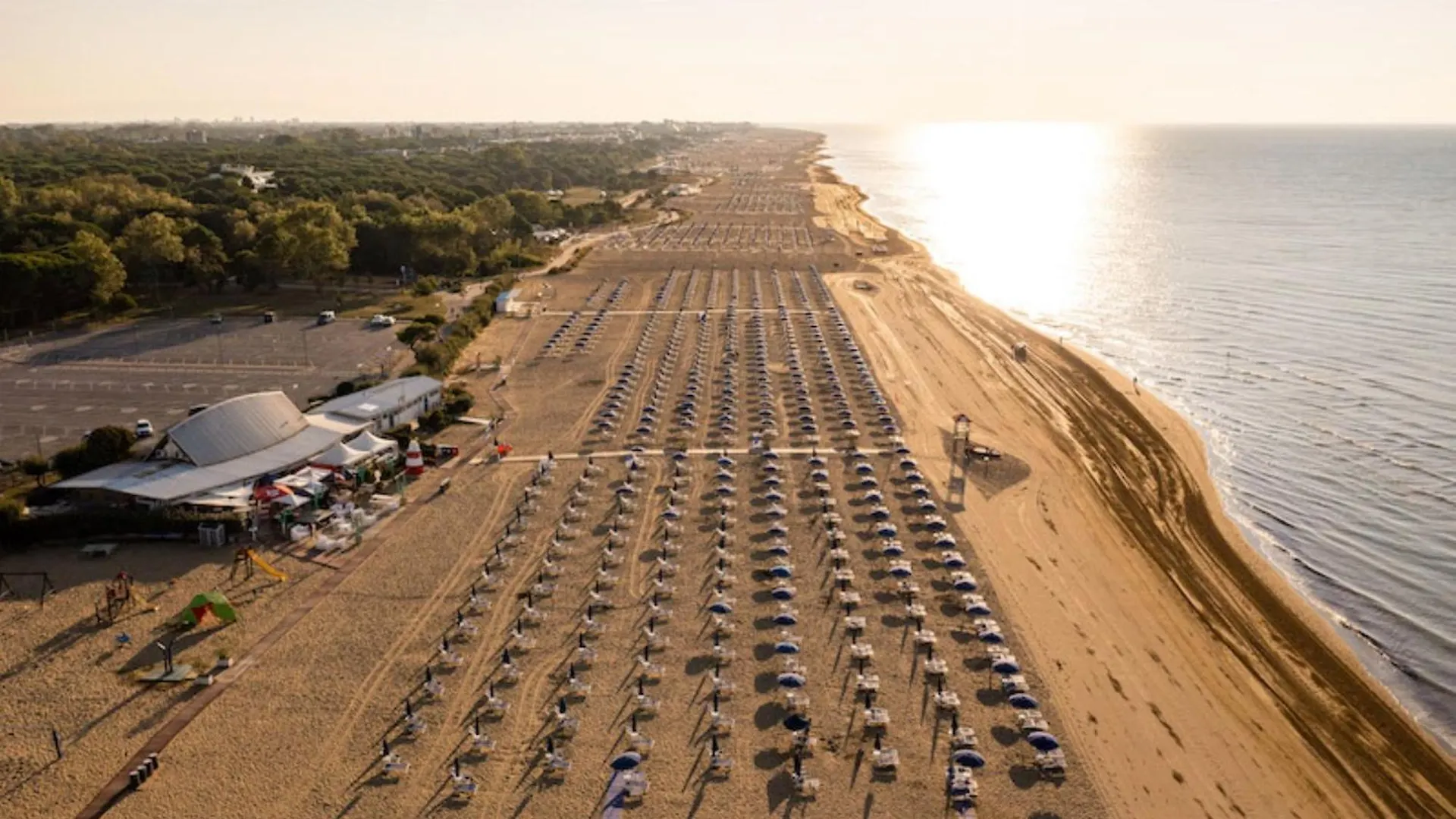 Comfort And Fun By The Pool - Beahost Bibione Italy